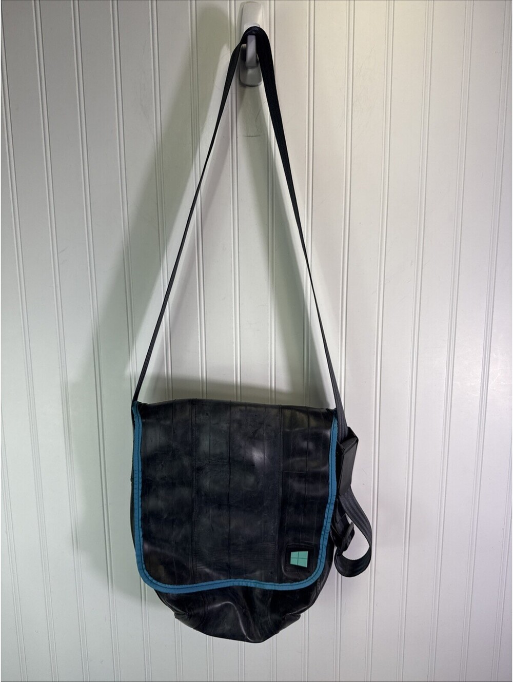 Alchemy Goods AG Messenger Bag Crossbody Sack Blue Windows Logo